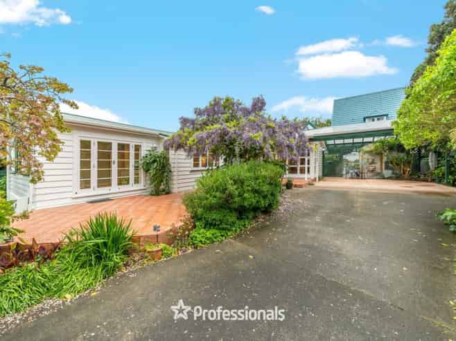 8 Willoughby Street, Woburn