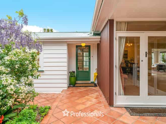 8 Willoughby Street, Woburn
