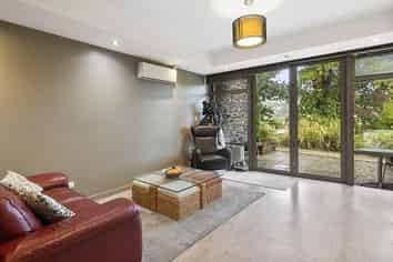 Unit 48/61A  North Road , North East Valley