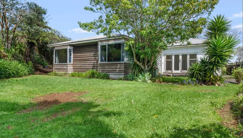 159 Tukapa Street, Westown