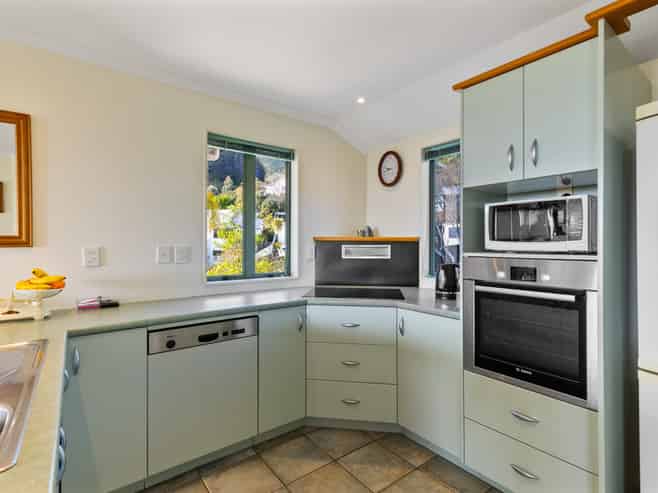 6 Cresswell Place, Richmond