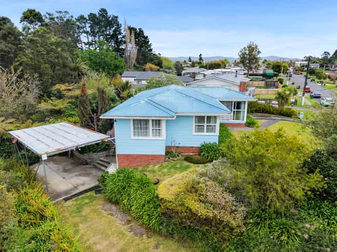 69 Woodside Road, Massey
