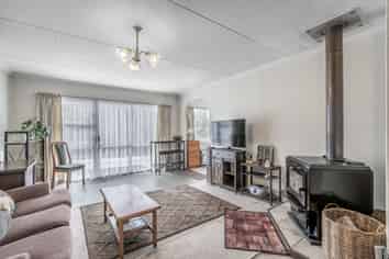 7 Watt Road, Otatara