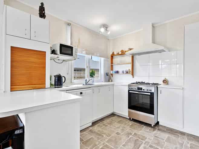 14 Donald Street, Regent
