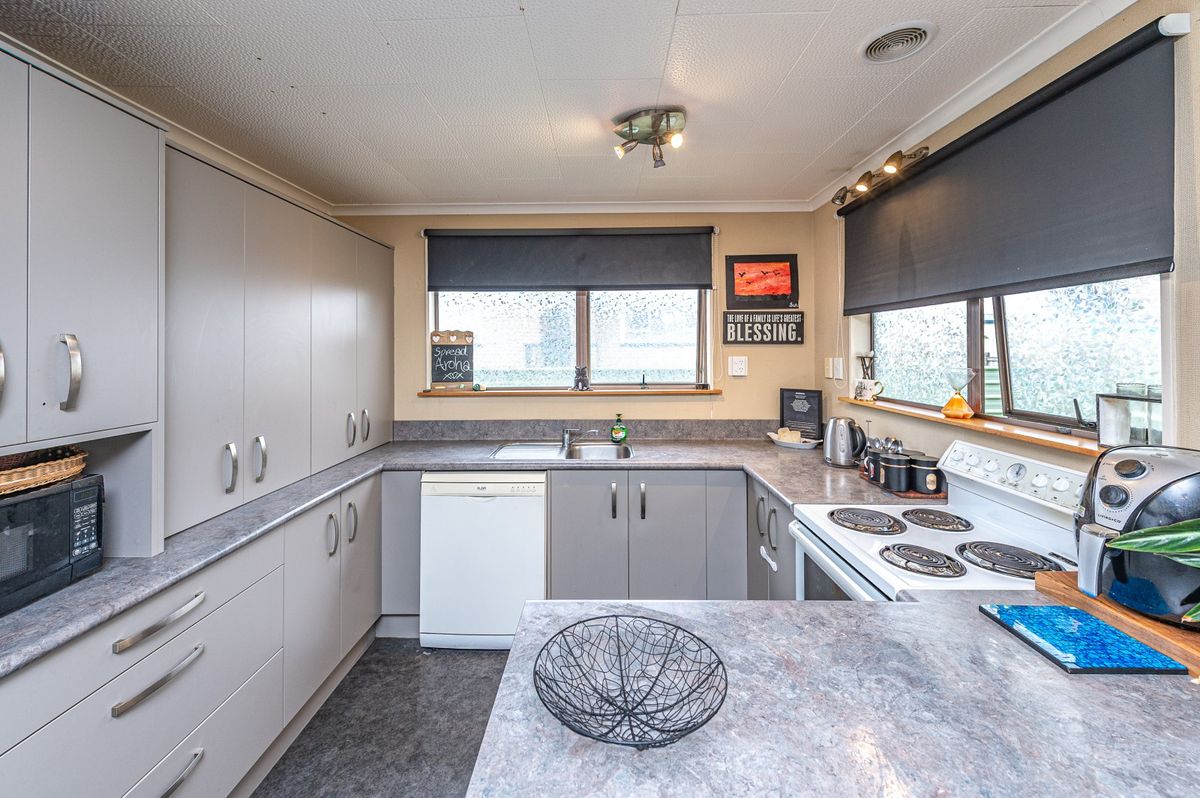 Invest or nest in Castlecliff - Vista 4