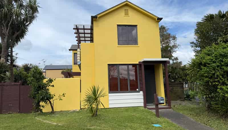 158 Guys Road, Huntington Park