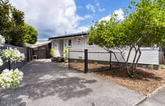 11 Wharf Road, Te Atatu Peninsula
