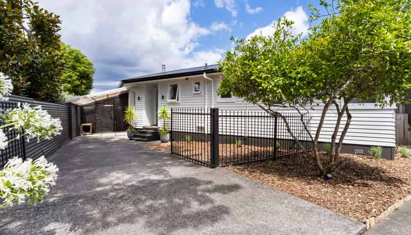 11 Wharf Road, Te Atatu Peninsula