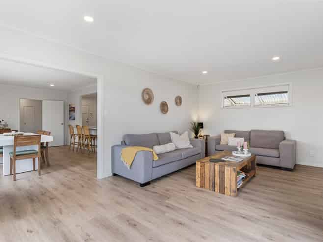 11 Wharf Road, Te Atatu Peninsula