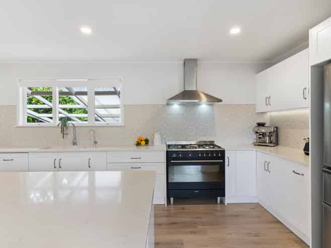 11 Wharf Road, Te Atatu Peninsula