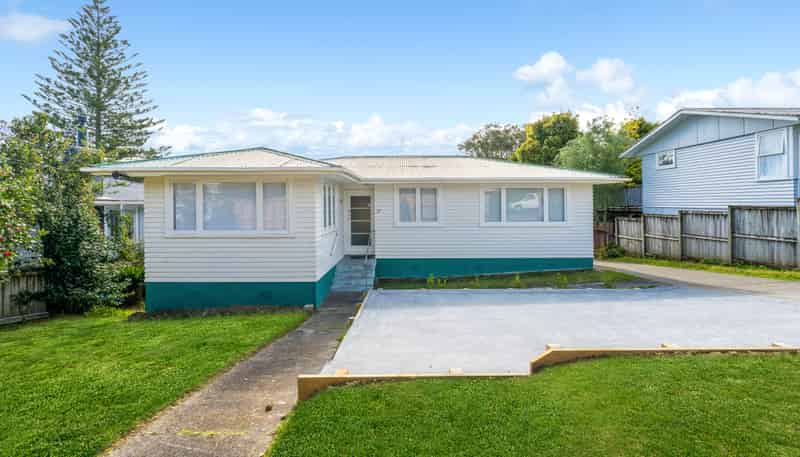 37 Chorley Avenue, Massey