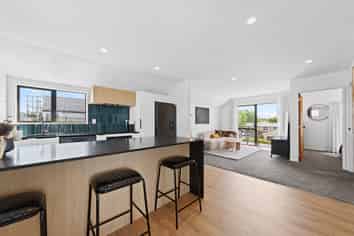 3/129 Clarence Street, Riccarton
