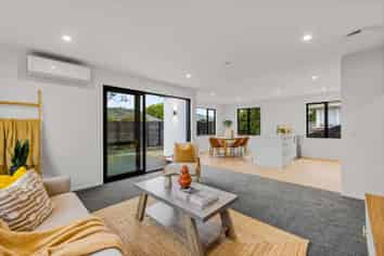 1/10 Farquhars Road, Redwood