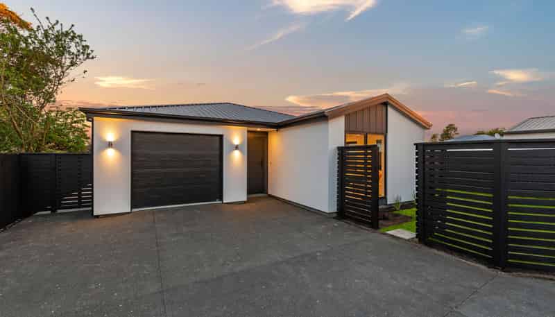 2/10 Farquhars Road, Redwood
