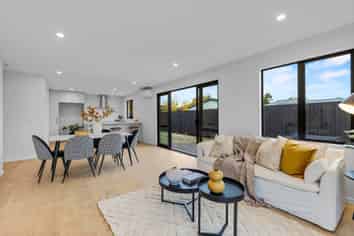 2/10 Farquhars Road, Redwood