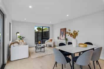 2/10 Farquhars Road, Redwood