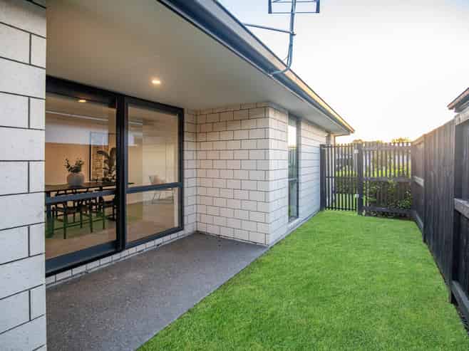 8 Probert Crescent, Chartwell