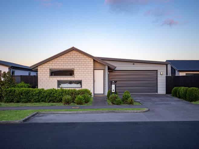 8 Probert Crescent, Chartwell
