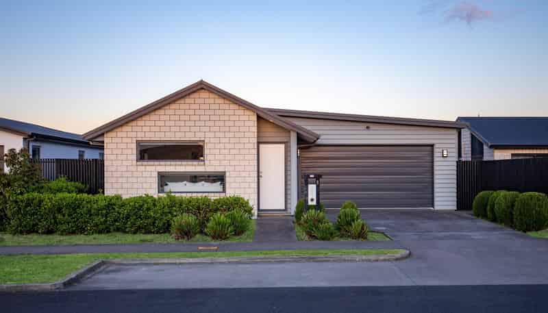 8 Probert Crescent, Chartwell