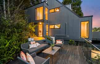 35 Pluto Place, Beach Haven