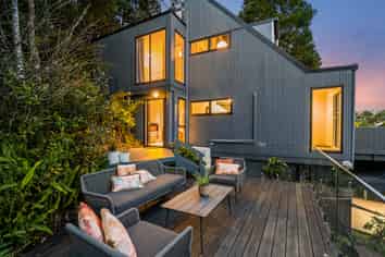 35 Pluto Place, Beach Haven