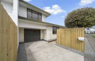 2B Barclay Place, Burwood