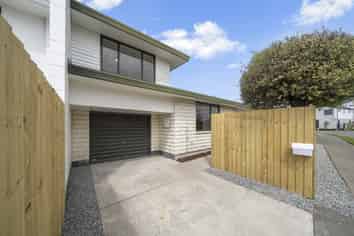 2B Barclay Place, Burwood