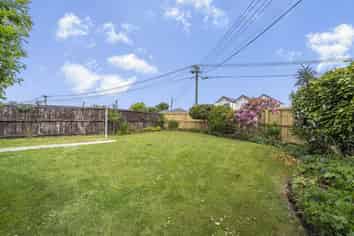 2B Barclay Place, Burwood