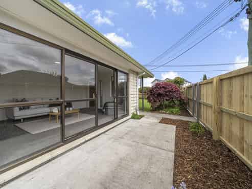 2B Barclay Place, Burwood