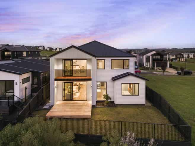 17 Seagreen Avenue, Rosehill