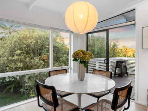 2/19 Lake Road, Northcote