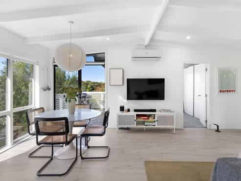 2/19 Lake Road, Northcote