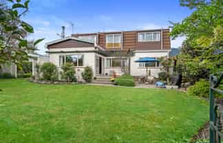 8a Lemari Avenue, Stoke