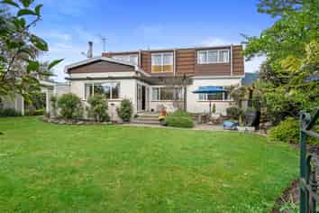 8a Lemari Avenue, Stoke