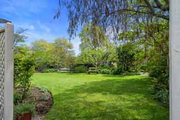 8a Lemari Avenue, Stoke