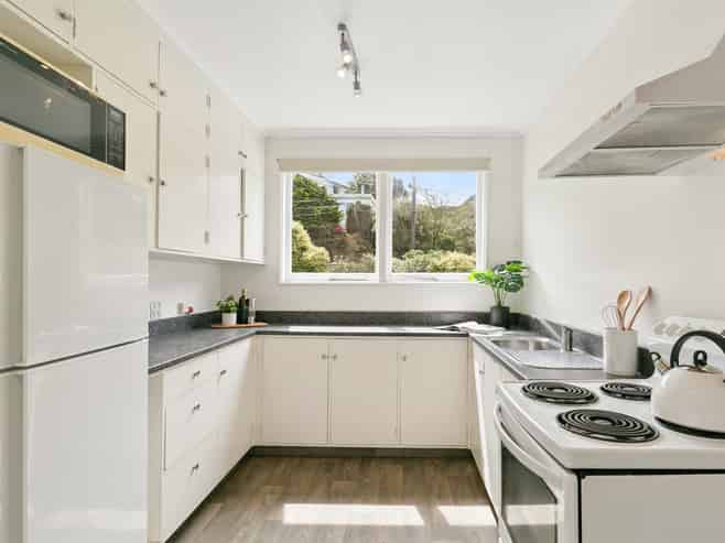 1/1 Canterbury Street, Karori