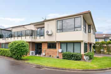 62 Grosvenor Gardens, Flagstaff