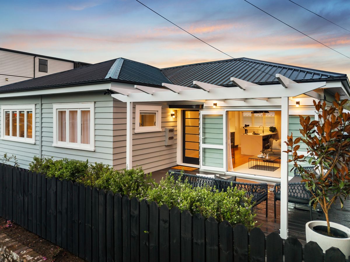 111 Kiwi Road, Point Chevalier, Auckland City, Auckland - Photo 1