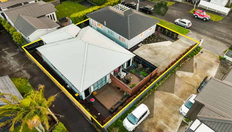 111 Kiwi Road, Point Chevalier