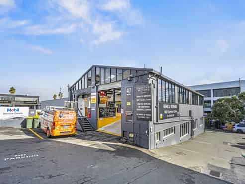 Prime location in Takapuna - $62,500 per annuum