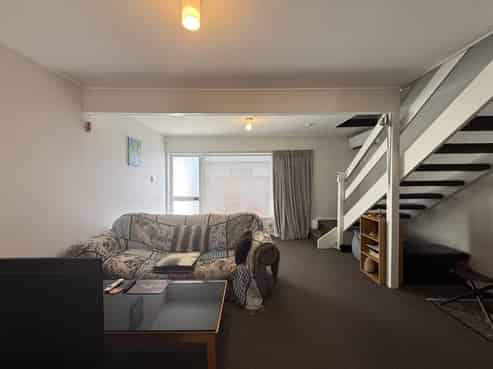 5/21  Islington Street, Trentham