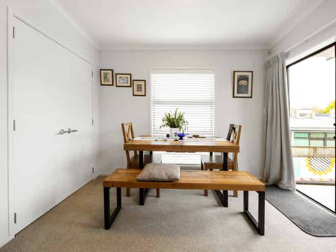 4/17 Cook Street, Hamilton East