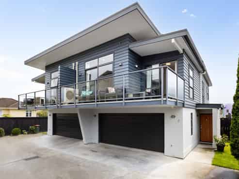 4/17 Cook Street, Hamilton East