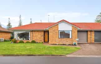 93 Grosvenor Gardens, Flagstaff