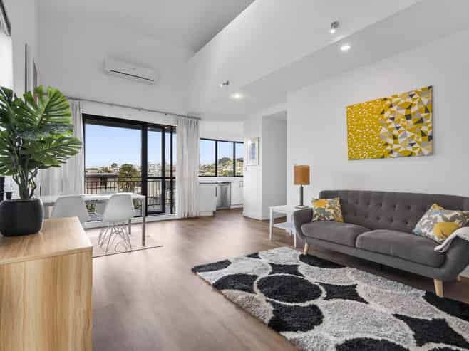 2F/5 Furneaux Way, Remuera