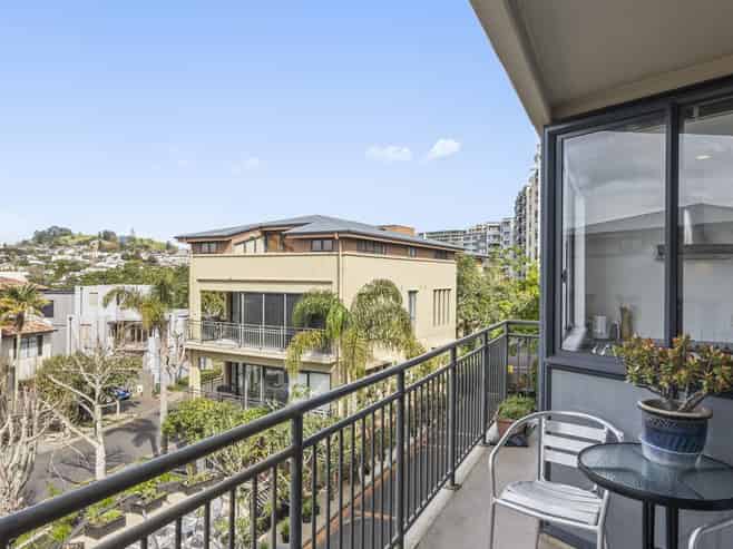 2F/5 Furneaux Way, Remuera