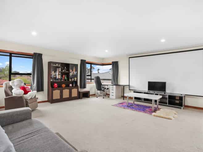 23 Vintage Drive, Henderson