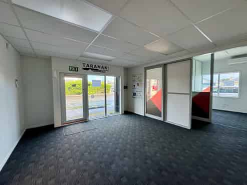 City office with warehouse and yard