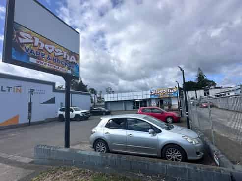 High profile Bethlehem retail / office with parking