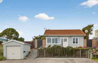 35 Pacific Road, North New Brighton